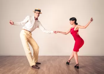 Neden Çarliston Kursu? – İçinizdeki Dansçıyı Keşfedin!