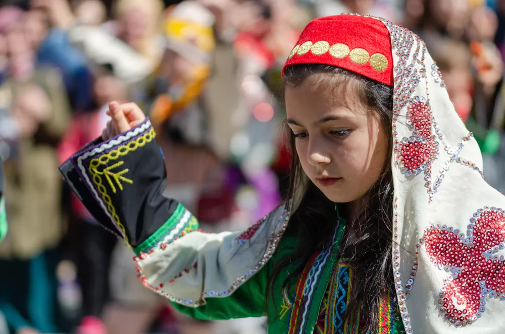 çocuk halk dansları eğitimleri