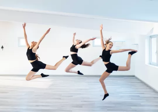 çocuklar için modern dans kursu