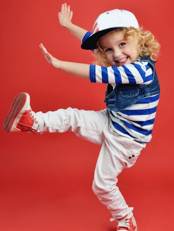 dans akademi iletişim