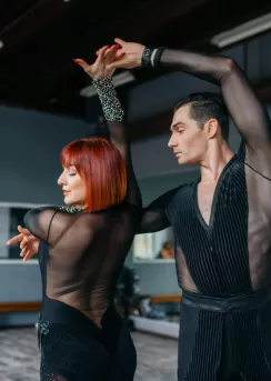 dans eğitimi yetişkin