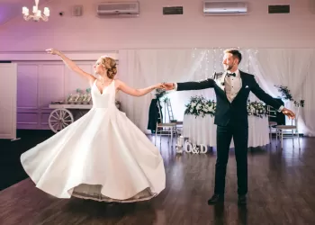 Düğün Dansı Olarak Zeybek – Misafirlerinizi Büyüleyin!