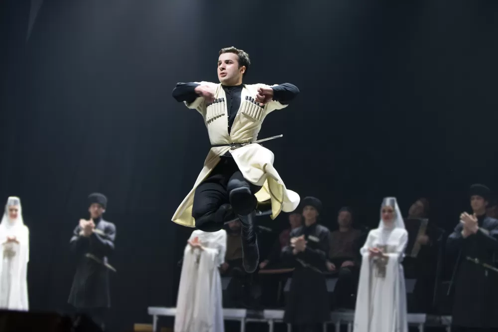 genç halk dansları kursu