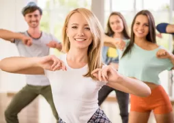 k pop eğitmenleri