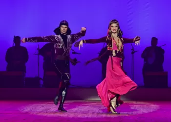 Kafkas Dansları Nelerdir? Tarihi ve Kültürel Gelişimi