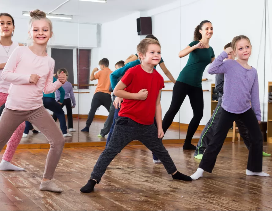 uygulamalı çocuklar için dans kursu