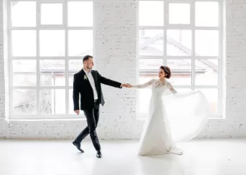 Düğün Dansı Kursu Fiyatları Ne Kadar? – Düğün Dans Dersi 400 TL'den Başlıyor!