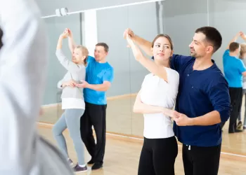 Hayatınızın Dansını Yalova Dans Kursu Düğün Dansı ile Keşfedin