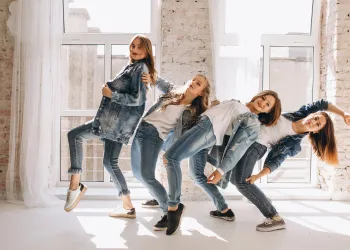 30 Yaşından Sonra Dansçı Olunur Mu? (Tüm Korkularınızı Yenecek Uzman Cevapları ve Gerçek Hikayeler)