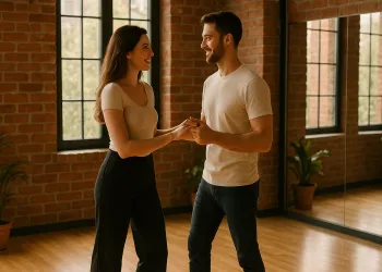 Başlangıç Seviyesinde Salsa Özel Ders: İlk Adımı Güvenle Atın!