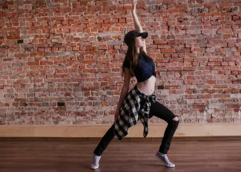 Dans Kursları Kaç Para? (2025 Güncel Fiyatlar ve Bütçenize Uygun Seçim Rehberi)