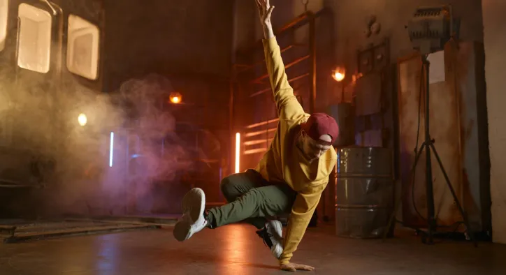 Dans Kursunda Ne Giyilir? (Bale, Salsa, Hip-Hop, Tango ve Fazlası İçin Stil Rehberi)