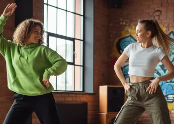 Kadın Eğitmenden Dans Özel Dersi