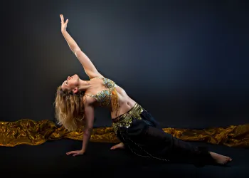 Oryantal Dans Kaç Ayda Öğrenilir? Gerçekçi Süreler ve Öğrenme Hızınızı Etkileyen 8 Faktör