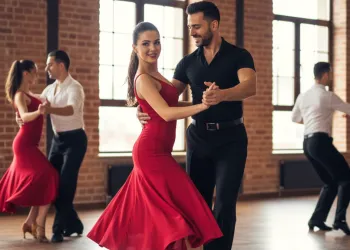 Profesyonel Salsacıdan Özel Eğitim: Dansınızı Amatörden Profesyonelliğe Taşıyın