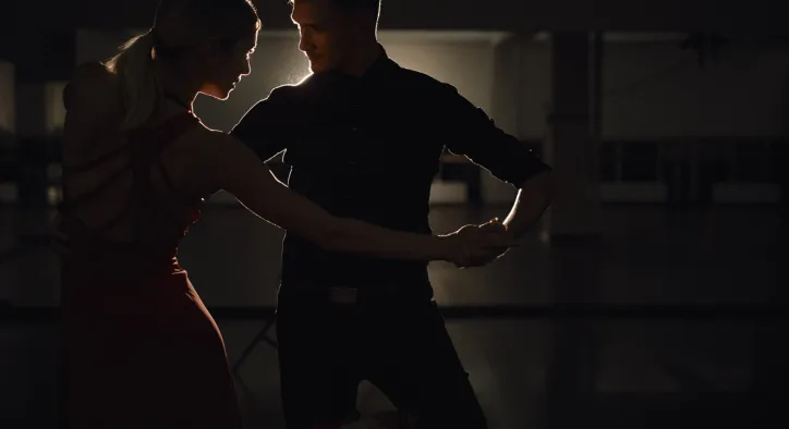 Salsa Kaç Ayda Öğrenilir? Gerçekçi Bir Yol Haritası (2025 Güncel)