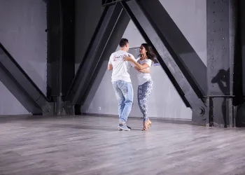 Kişiye Özel Programla Dans Dersi